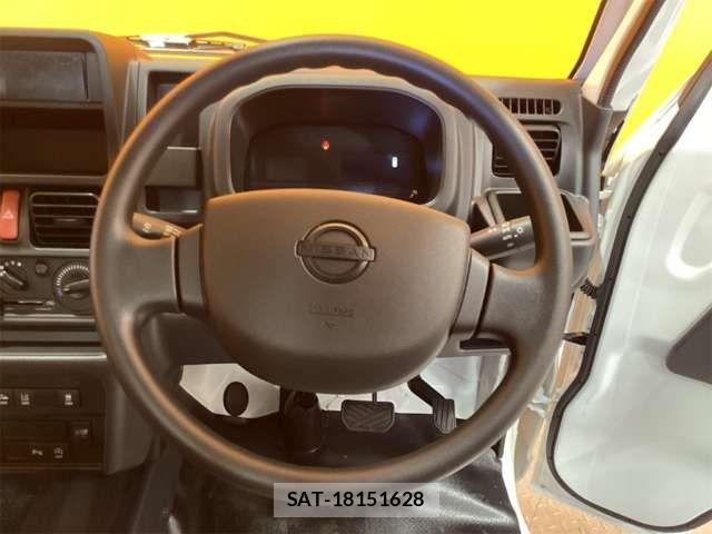 Nissan CLIPPER TRUCK 2026-03 6903315-17