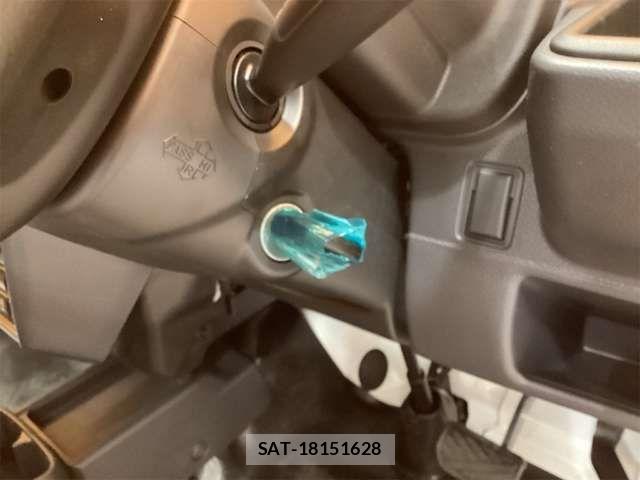 Nissan CLIPPER TRUCK 2026-03 6903315-19