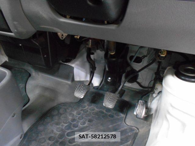 Nissan CLIPPER TRUCK 2012-06 7453496-16