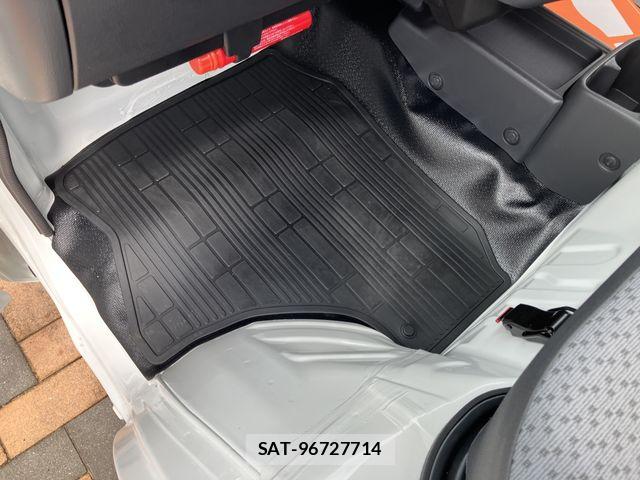 Nissan CLIPPER TRUCK 2026-06 8158160-20
