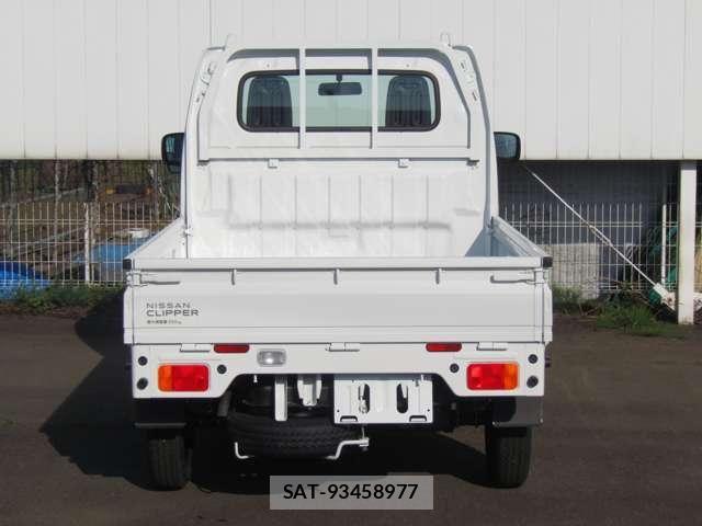 Nissan CLIPPER TRUCK 2026-03 8365160-5