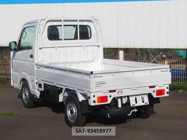 Nissan CLIPPER TRUCK 2026-03 8365160-6