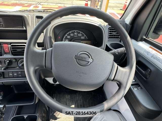 Nissan CLIPPER TRUCK 2025-04 8561445-6