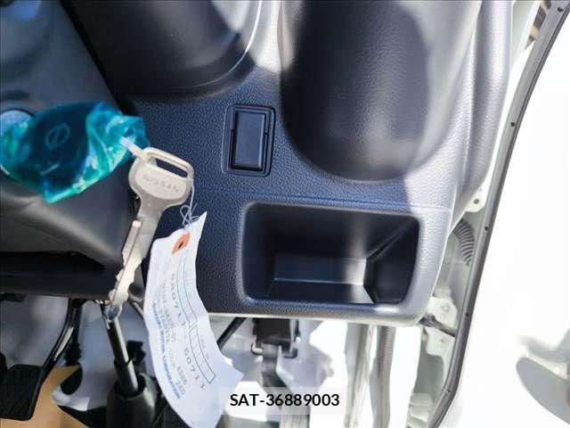Nissan CLIPPER TRUCK 2025-09 1372109-10