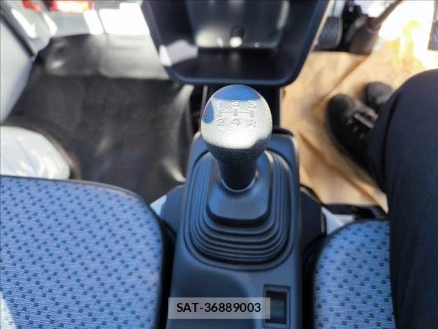Nissan CLIPPER TRUCK 2025-09 1372109-12