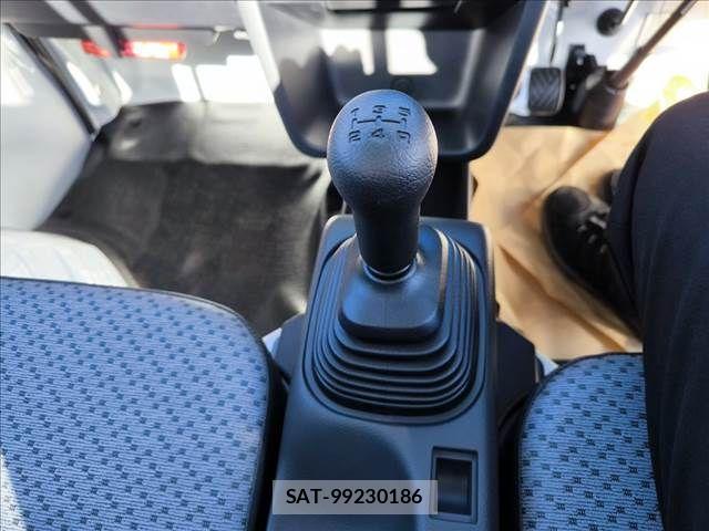 Nissan CLIPPER TRUCK 2025-09 1372108-11