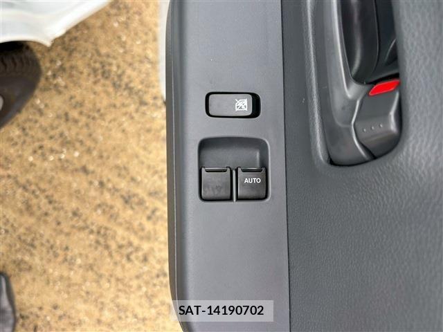 Nissan CLIPPER TRUCK 2024-12 1584979-12