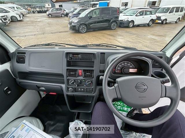 Nissan CLIPPER TRUCK 2024-12 1584979-1