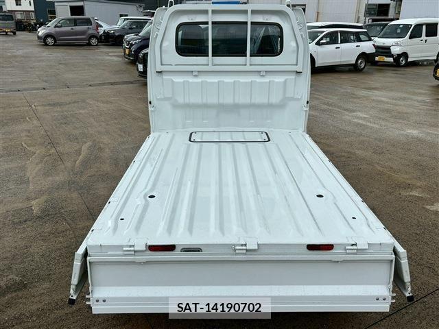 Nissan CLIPPER TRUCK 2024-12 1584979-8