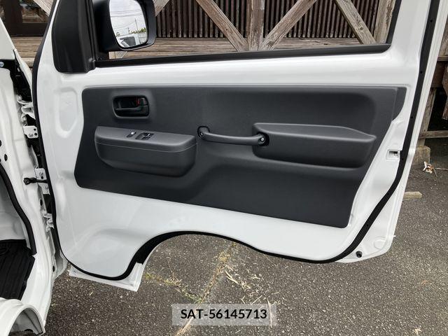 Nissan CLIPPER TRUCK 2026-03 6611076-22