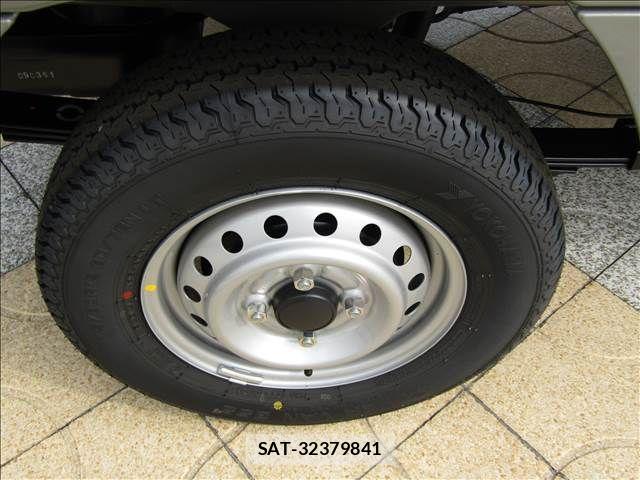 Nissan CLIPPER TRUCK 2026-03 6992353-24