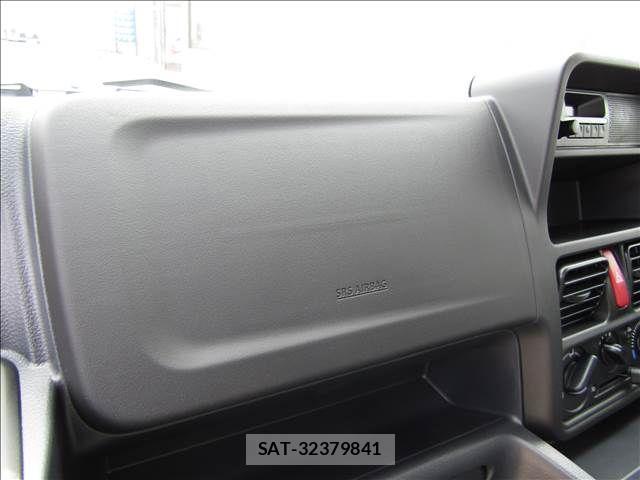 Nissan CLIPPER TRUCK 2026-03 6992353-8