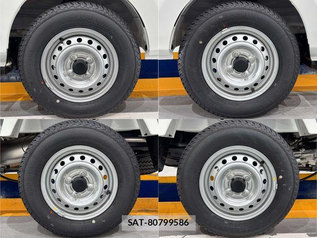 Nissan CLIPPER TRUCK 2026-03 7499920-24