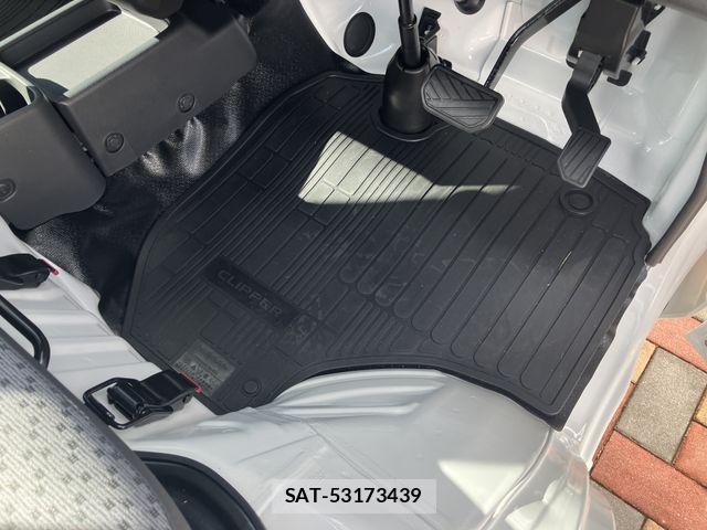Nissan CLIPPER TRUCK 2026-06 8145592-25