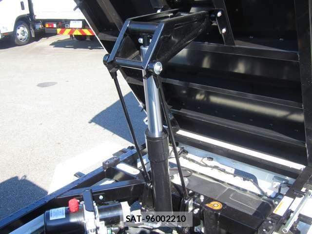 Nissan CLIPPER TRUCK 2026-03 8365165-13