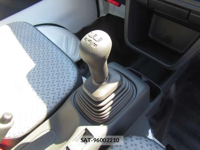 Nissan CLIPPER TRUCK 2026-03 8365165-18
