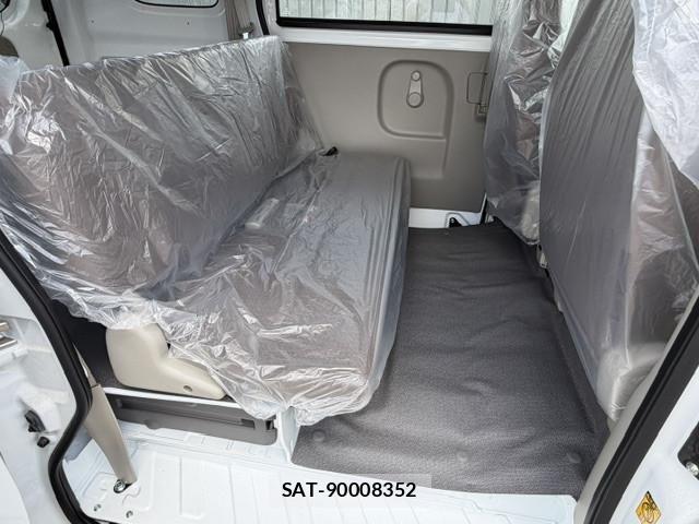 Nissan CLIPPER VAN 2026-05 7250173-9