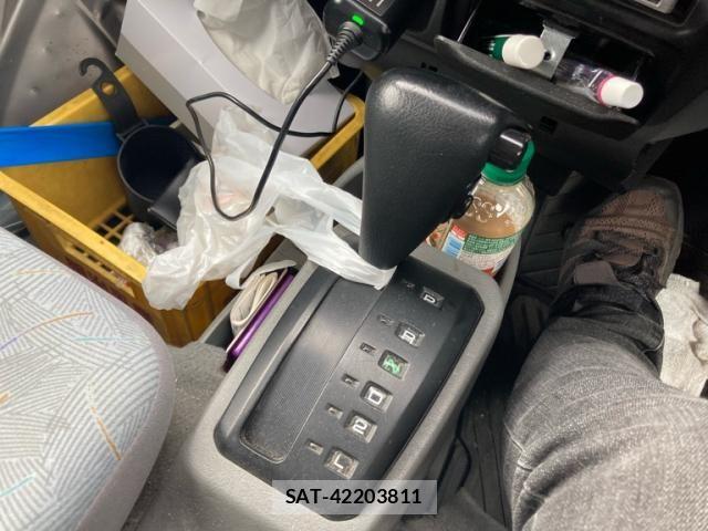 Nissan CLIPPER VAN 2006-11 8335247-12