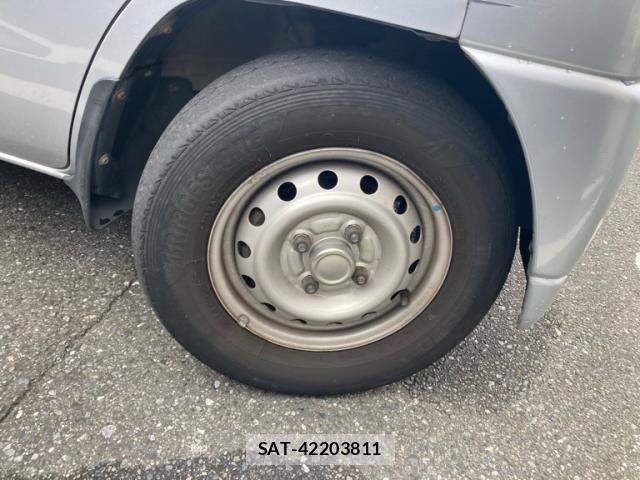 Nissan CLIPPER VAN 2006-11 8335247-3