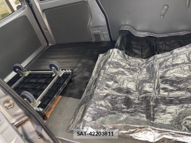 Nissan CLIPPER VAN 2006-11 8335247-7