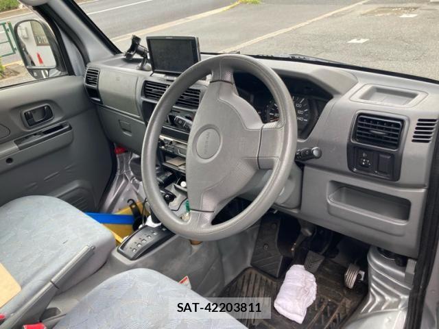 Nissan CLIPPER VAN 2006-11 8335247-8