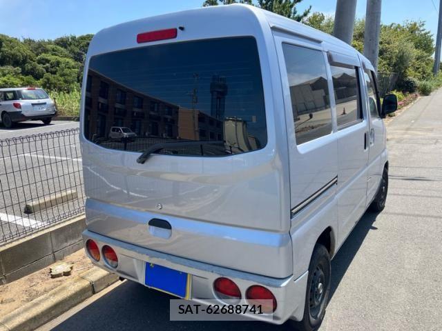 Nissan CLIPPER VAN 2010-12 8365170-3