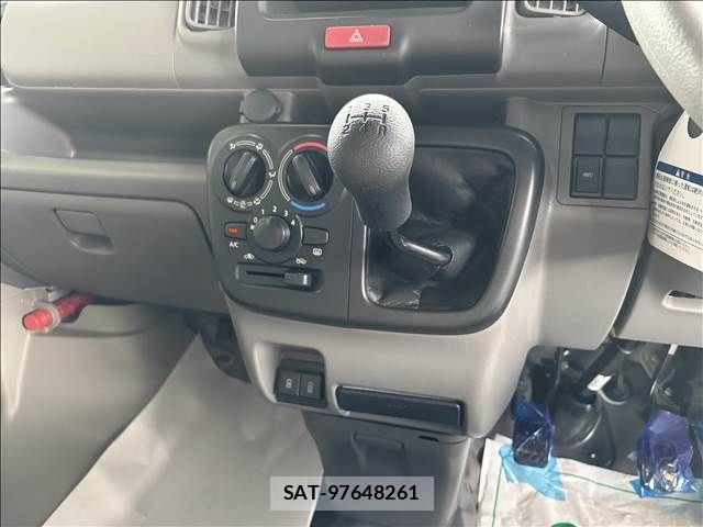 Nissan CLIPPER VAN 2024-06 6903343-17