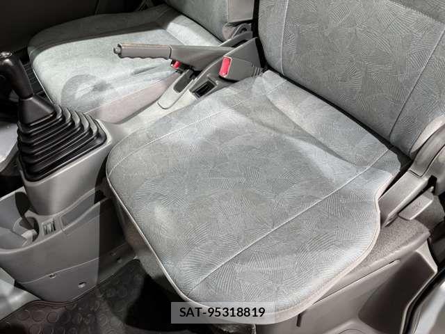 Nissan CLIPPER VAN 2005-11 7357181-13