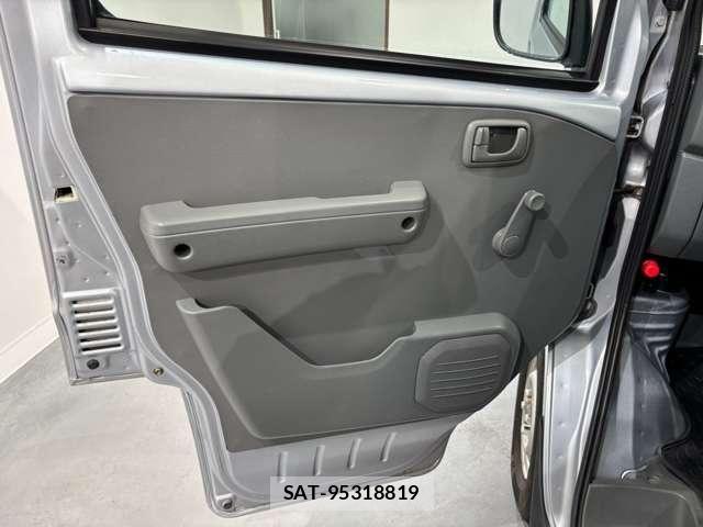 Nissan CLIPPER VAN 2005-11 7357181-28