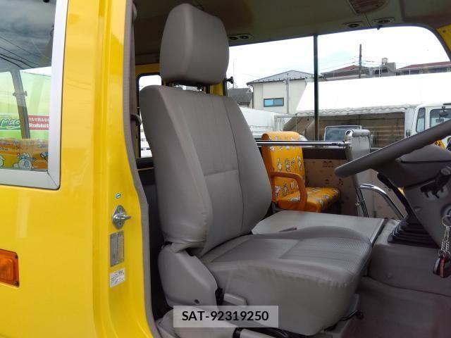 Toyota COASTER 2013-03 1084594-3