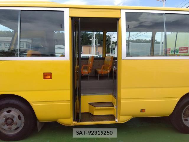Toyota COASTER 2013-03 1084594-7