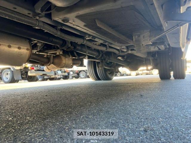 Toyota COASTER 2019-03 1319332-8