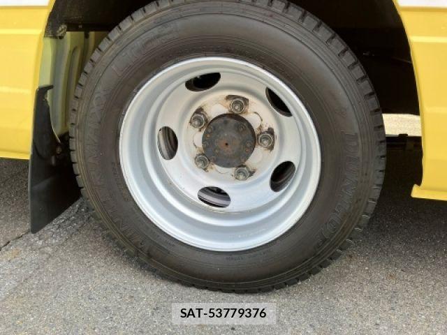 Toyota COASTER 2017-03 3933519-11