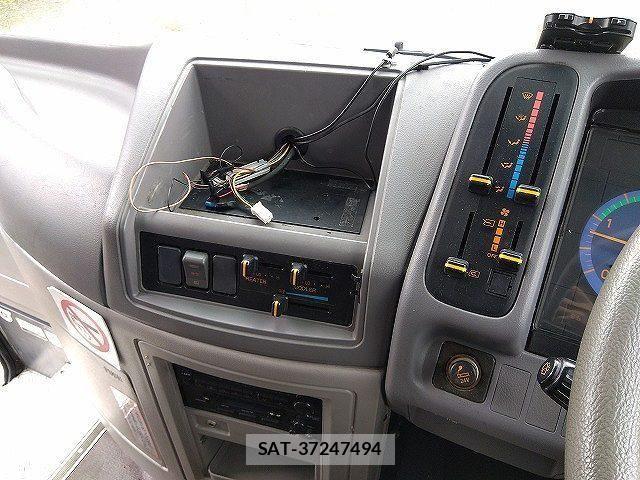 Toyota COASTER 2004-07 6675386-13