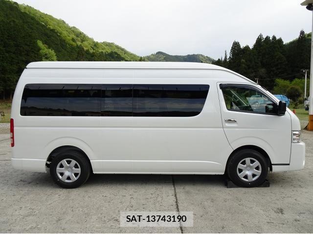Toyota COASTER 2026-03 6675385-10