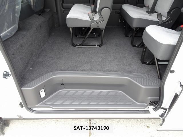 Toyota COASTER 2026-03 6675385-15