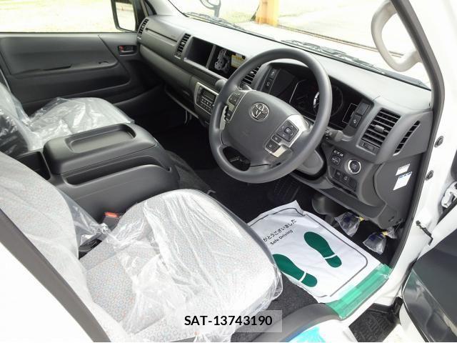 Toyota COASTER 2026-03 6675385-7