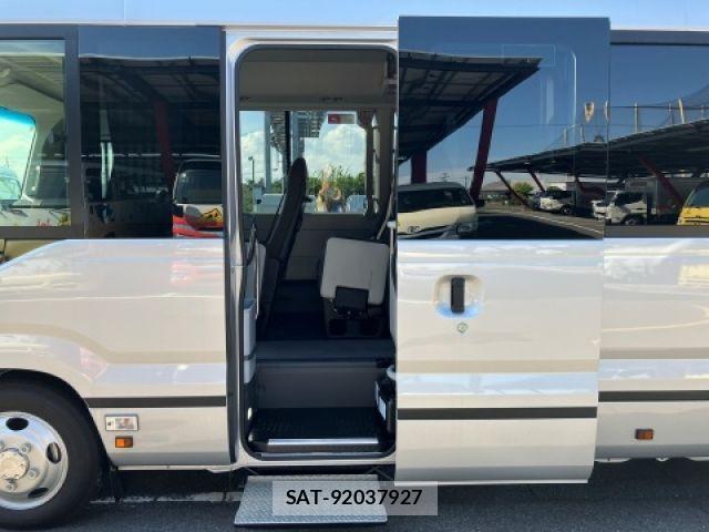 Toyota COASTER 2025-03 6715840-6