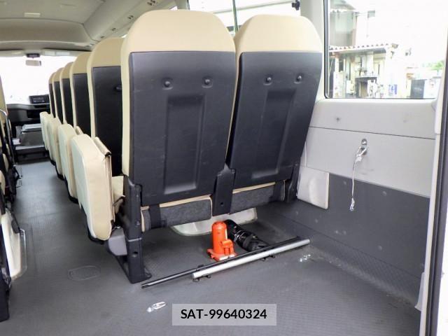 Toyota COASTER 2019-08 6903336-9