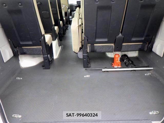 Toyota COASTER 2019-08 6903336-10