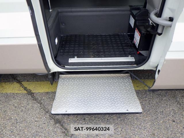 Toyota COASTER 2019-08 6903336-12