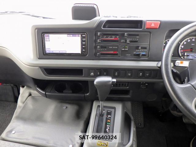 Toyota COASTER 2019-08 6903336-16