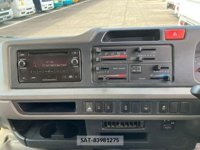 Toyota COASTER 2018-04 6903345-15