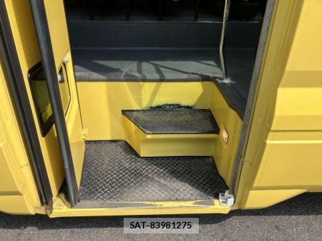 Toyota COASTER 2018-04 6903345-7