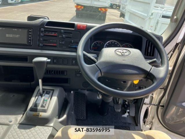 Toyota COASTER 2019-04 6992379-12