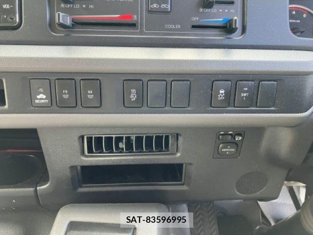 Toyota COASTER 2019-04 6992379-14