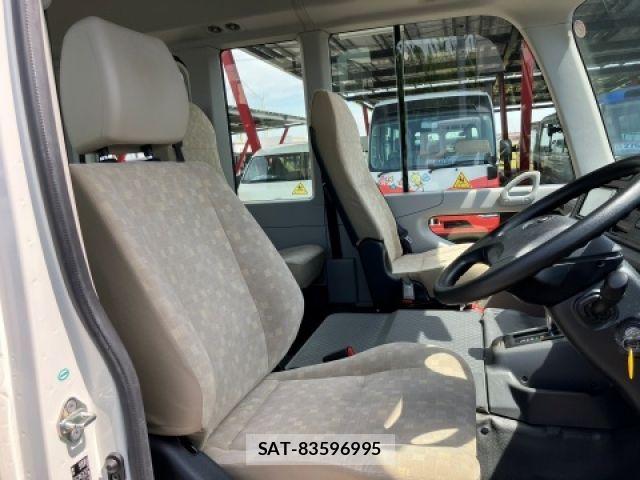 Toyota COASTER 2019-04 6992379-17