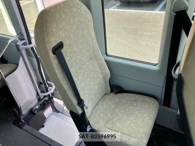 Toyota COASTER 2019-04 6992379-23