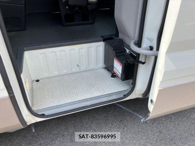 Toyota COASTER 2019-04 6992379-7