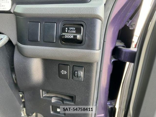 Toyota COASTER 2019-08 7020210-15